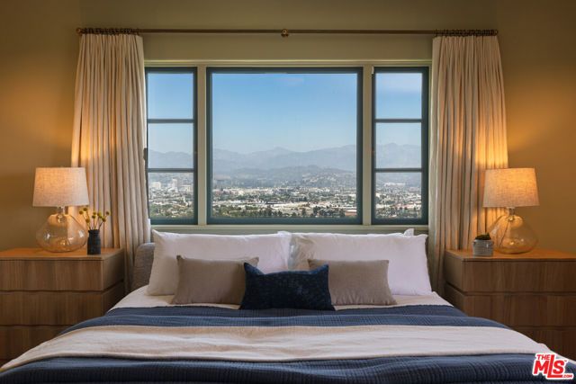 3842 Carnavon Way, Los Angeles, CA 90027