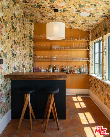3842 Carnavon Way, Los Angeles, CA 90027