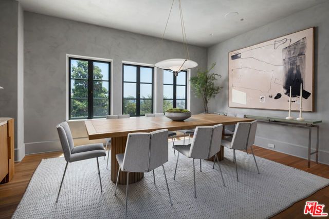 3842 Carnavon Way, Los Angeles, CA 90027