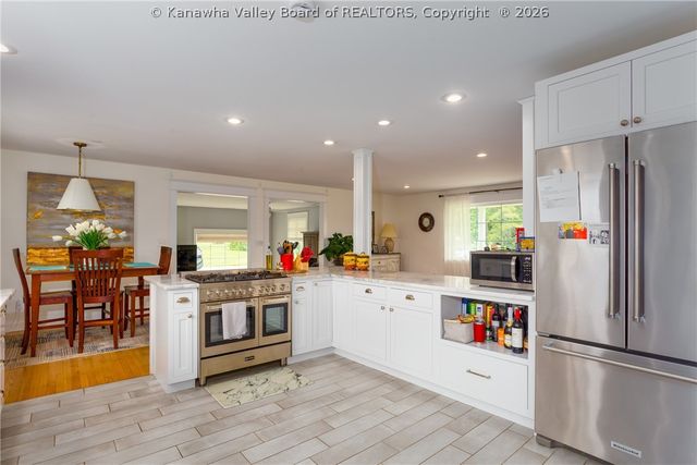 286 Sunnybrook Drive, Hurricane, WV 25526