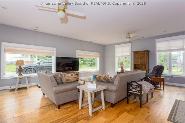 286 Sunnybrook Drive, Hurricane, WV 25526