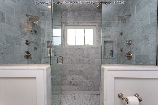 286 Sunnybrook Drive, Hurricane, WV 25526