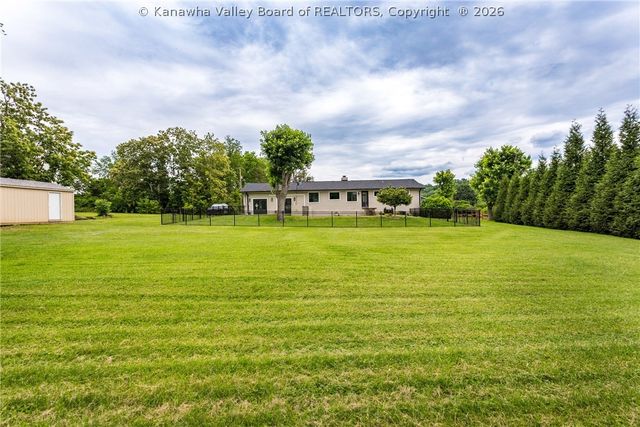 286 Sunnybrook Drive, Hurricane, WV 25526