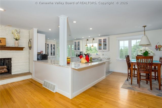 286 Sunnybrook Drive, Hurricane, WV 25526