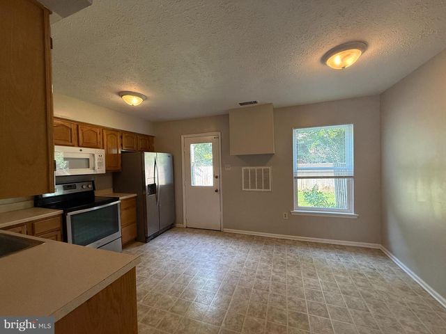 305 AVON CT, Winchester, VA 22601