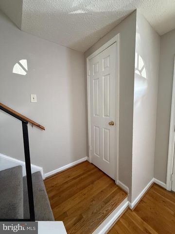 305 AVON CT, Winchester, VA 22601