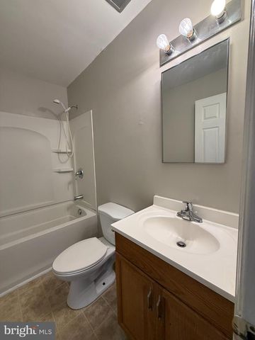 305 AVON CT, Winchester, VA 22601