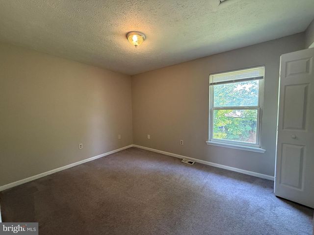 305 AVON CT, Winchester, VA 22601