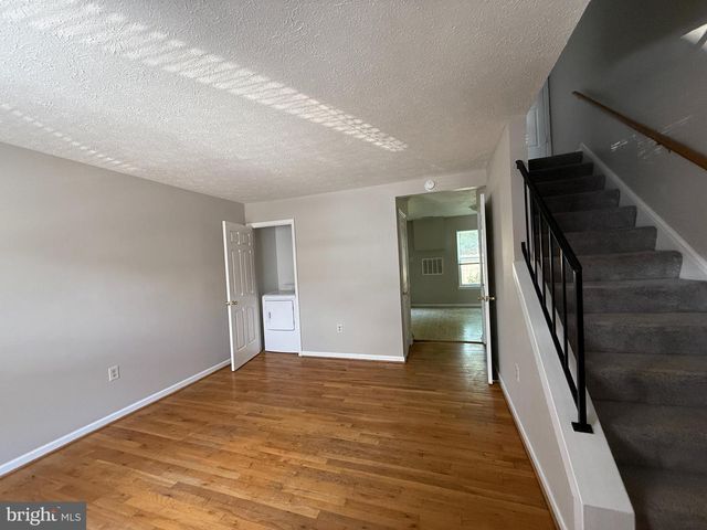 305 AVON CT, Winchester, VA 22601