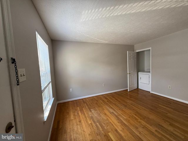 305 AVON CT, Winchester, VA 22601