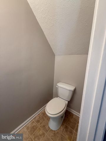 305 AVON CT, Winchester, VA 22601