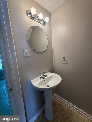 305 AVON CT, Winchester, VA 22601
