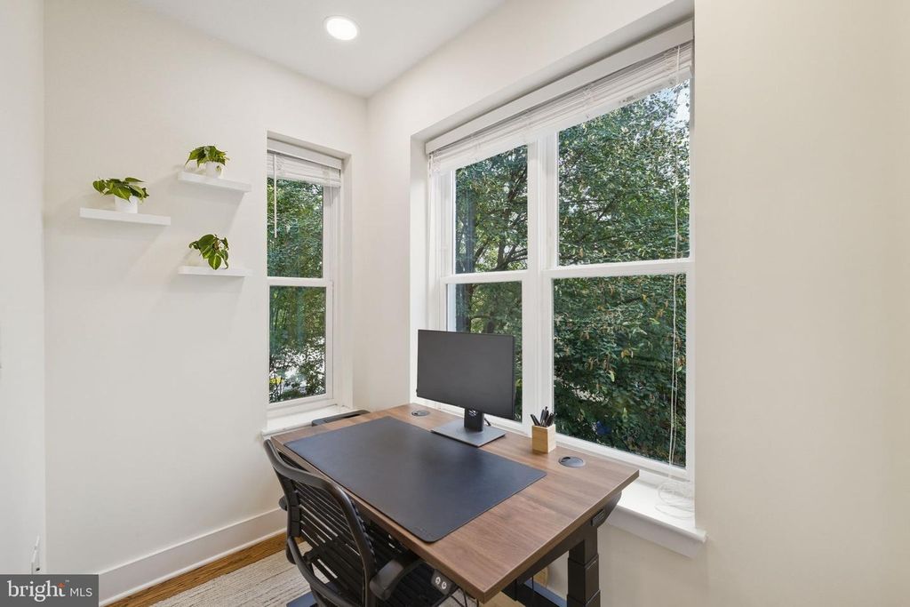 1011 IRVING ST NW, Washington, DC 20010
