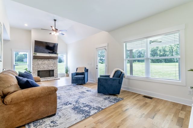 2094 Beverly Ct, Springfield, TN 37172