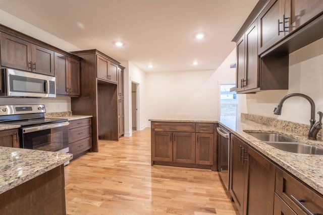 2094 Beverly Ct, Springfield, TN 37172