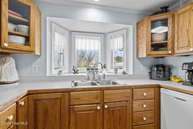 289 Croaker Street, Davis, NC 28524