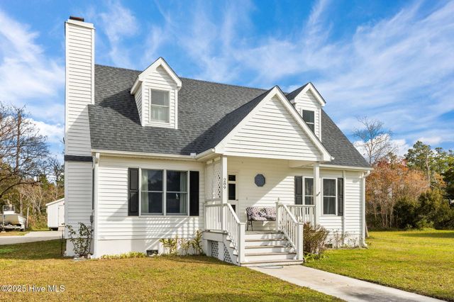 289 Croaker Street, Davis, NC 28524