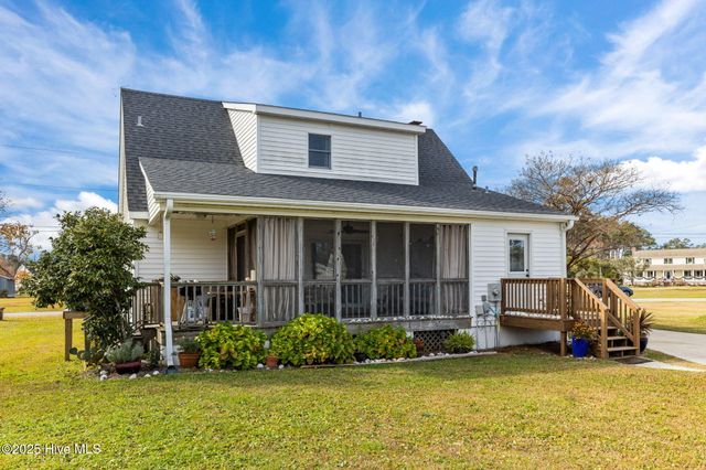 289 Croaker Street, Davis, NC 28524