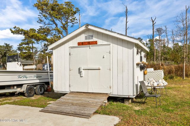 289 Croaker Street, Davis, NC 28524