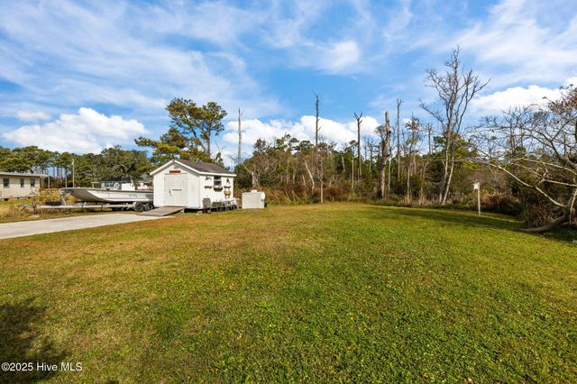 289 Croaker Street, Davis, NC 28524