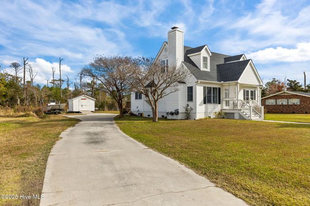 289 Croaker Street, Davis, NC 28524