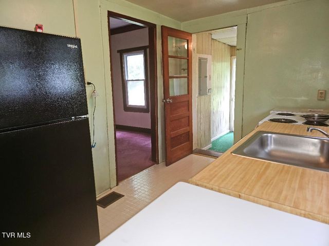 736 Northeast Park Avenue, Norton, VA 24273