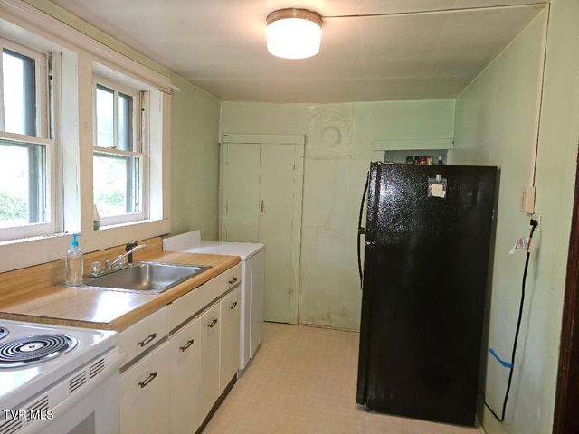 736 Northeast Park Avenue, Norton, VA 24273