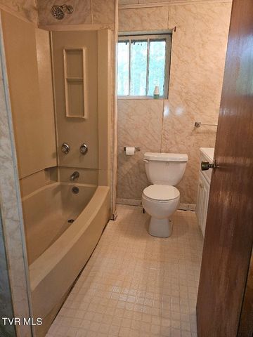 736 Northeast Park Avenue, Norton, VA 24273