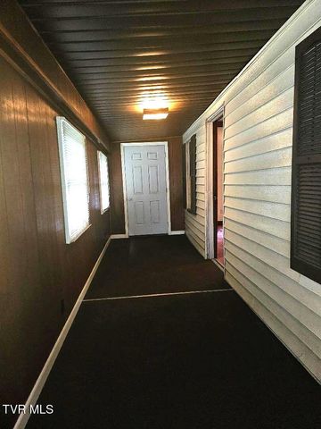 736 Northeast Park Avenue, Norton, VA 24273
