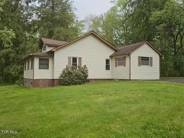 736 Northeast Park Avenue, Norton, VA 24273