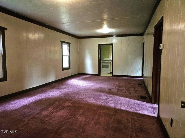 736 Northeast Park Avenue, Norton, VA 24273