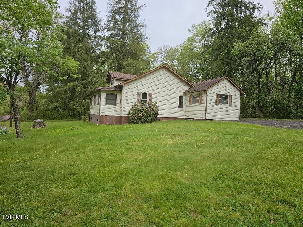 736 Northeast Park Avenue, Norton, VA 24273