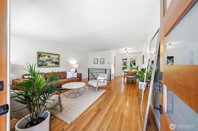 11239 35th Avenue SW, Seattle, WA 98146