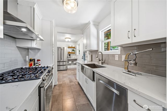 11239 35th Avenue SW, Seattle, WA 98146