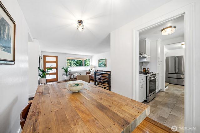 11239 35th Avenue SW, Seattle, WA 98146