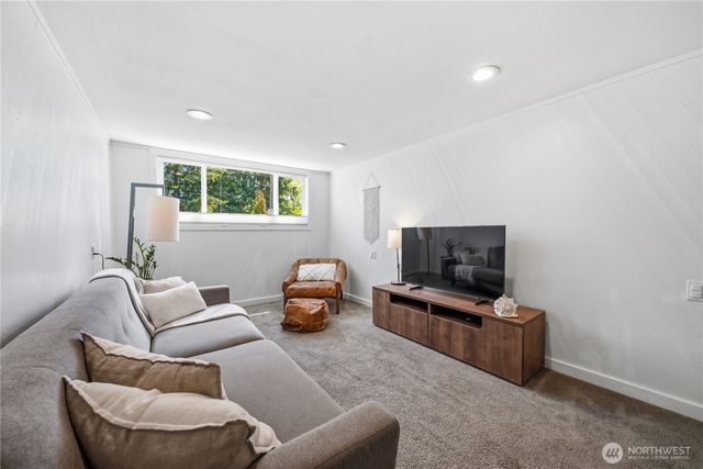11239 35th Avenue SW, Seattle, WA 98146