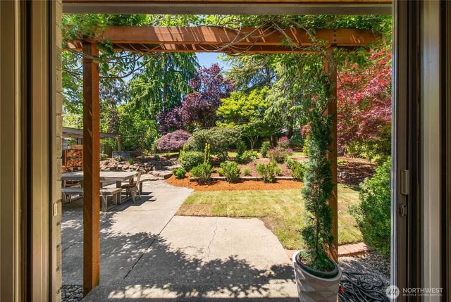 11239 35th Avenue SW, Seattle, WA 98146