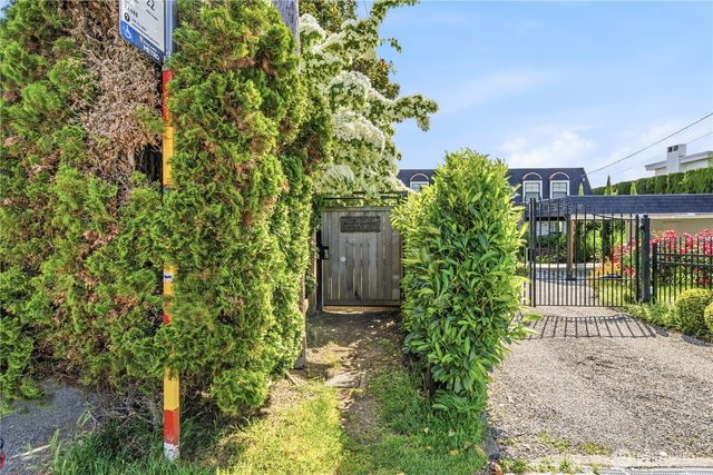 11239 35th Avenue SW, Seattle, WA 98146