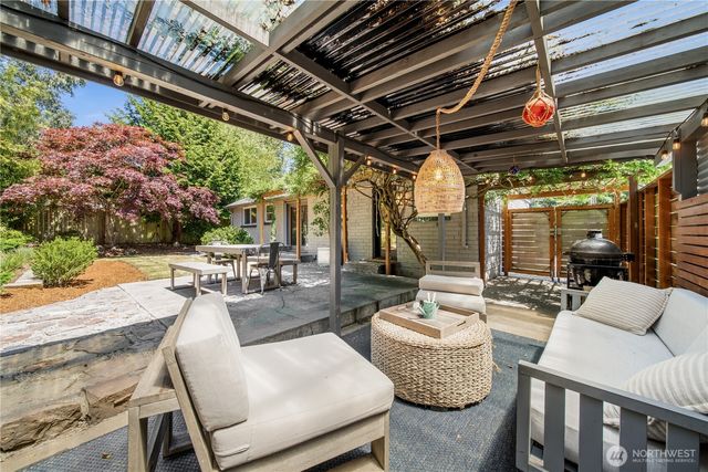 11239 35th Avenue SW, Seattle, WA 98146
