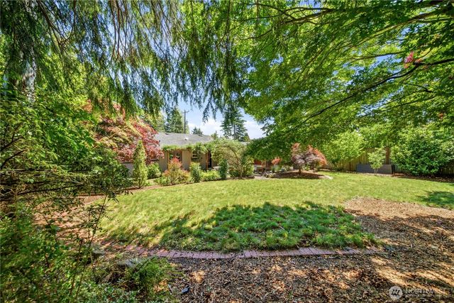 11239 35th Avenue SW, Seattle, WA 98146