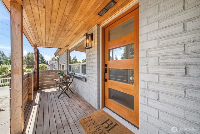 11239 35th Avenue SW, Seattle, WA 98146