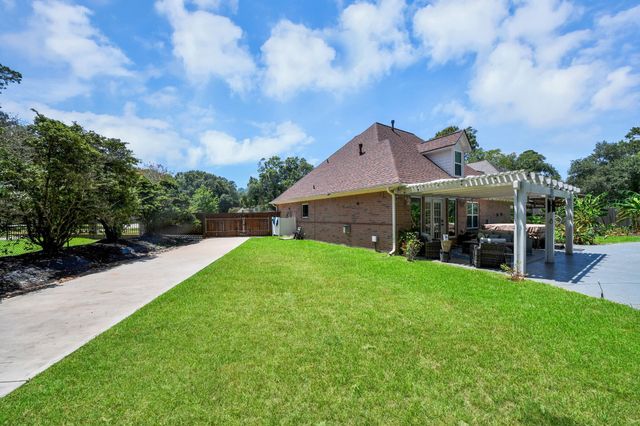 910 Apollo Street, New Caney, TX 77357