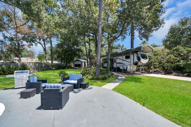 910 Apollo Street, New Caney, TX 77357