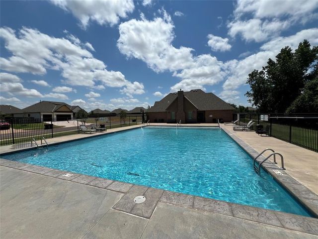 3204 Sagebrush Place, Yukon, OK 73099