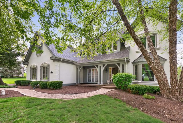38W535 Golfview Court, St. Charles, IL 60175
