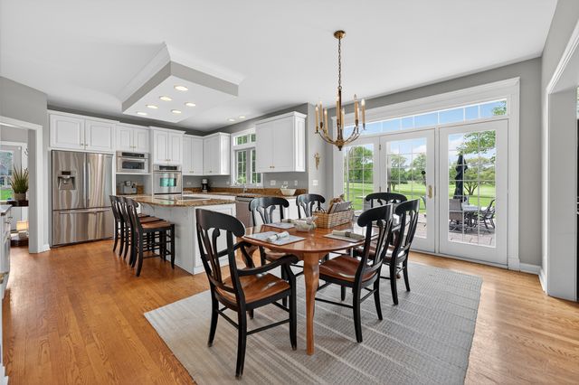 38W535 Golfview Court, St. Charles, IL 60175
