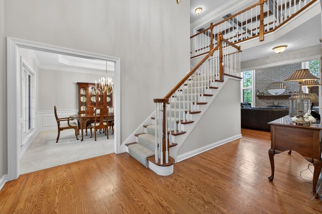 38W535 Golfview Court, St. Charles, IL 60175