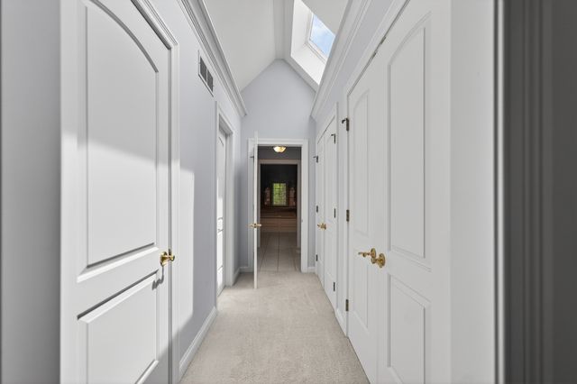 38W535 Golfview Court, St. Charles, IL 60175