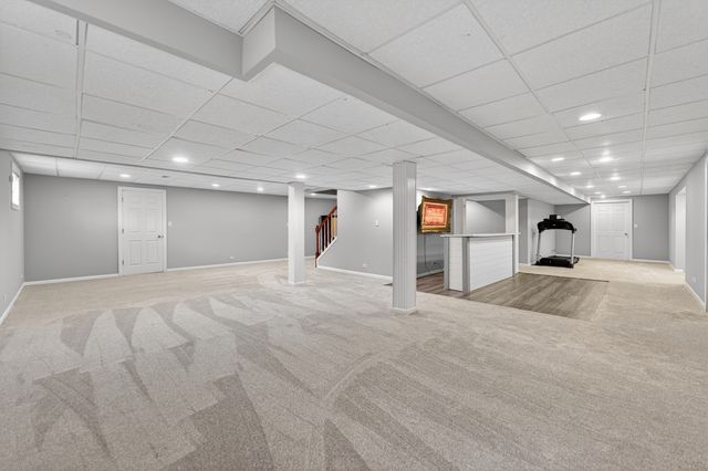 38W535 Golfview Court, St. Charles, IL 60175