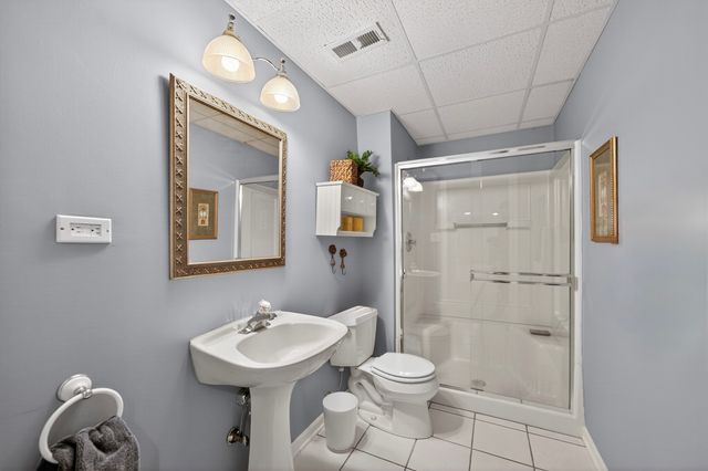 38W535 Golfview Court, St. Charles, IL 60175